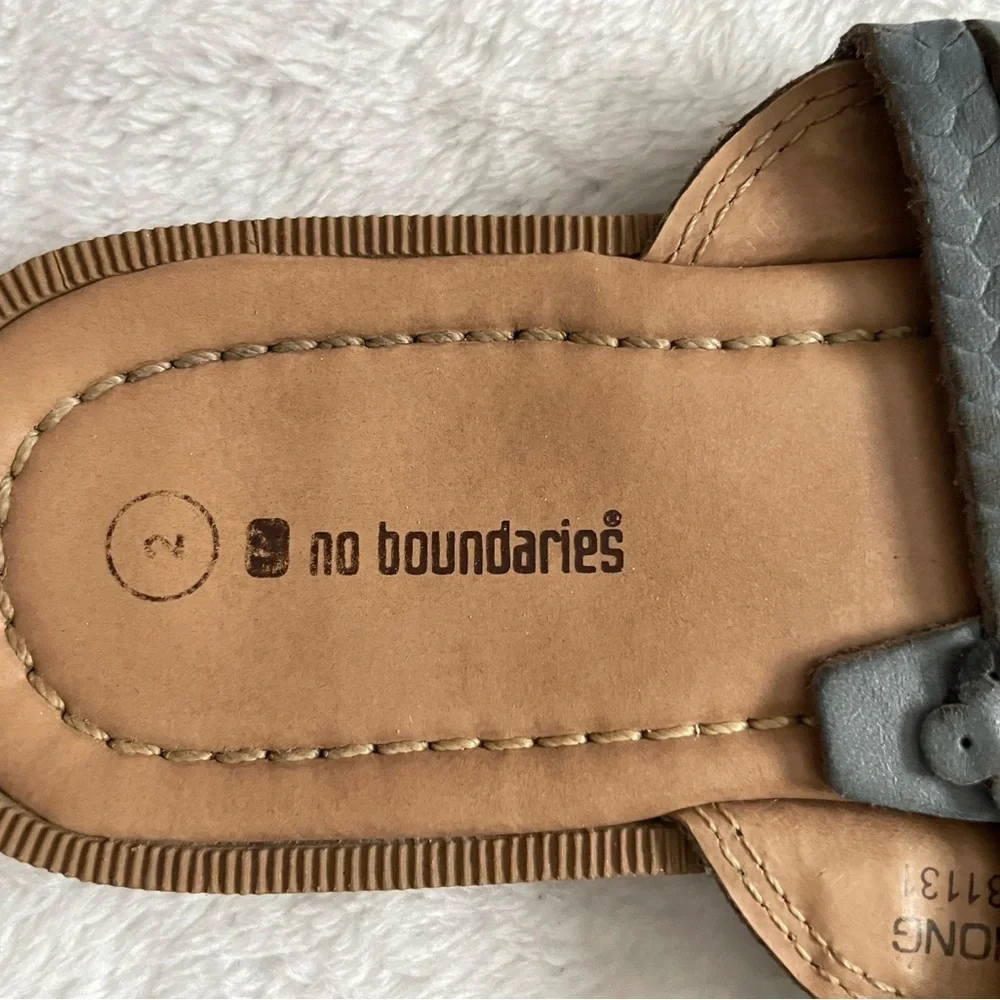 No Boundaries Tan and Gray Sandals Girls size 2